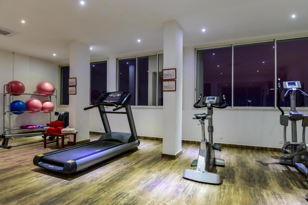 מאהאג'נגה Baobab Tree Hotel & Spa מראה חיצוני תמונה