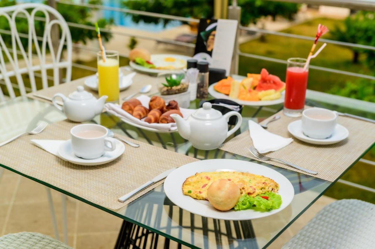 מאהאג'נגה Baobab Tree Hotel & Spa מראה חיצוני תמונה