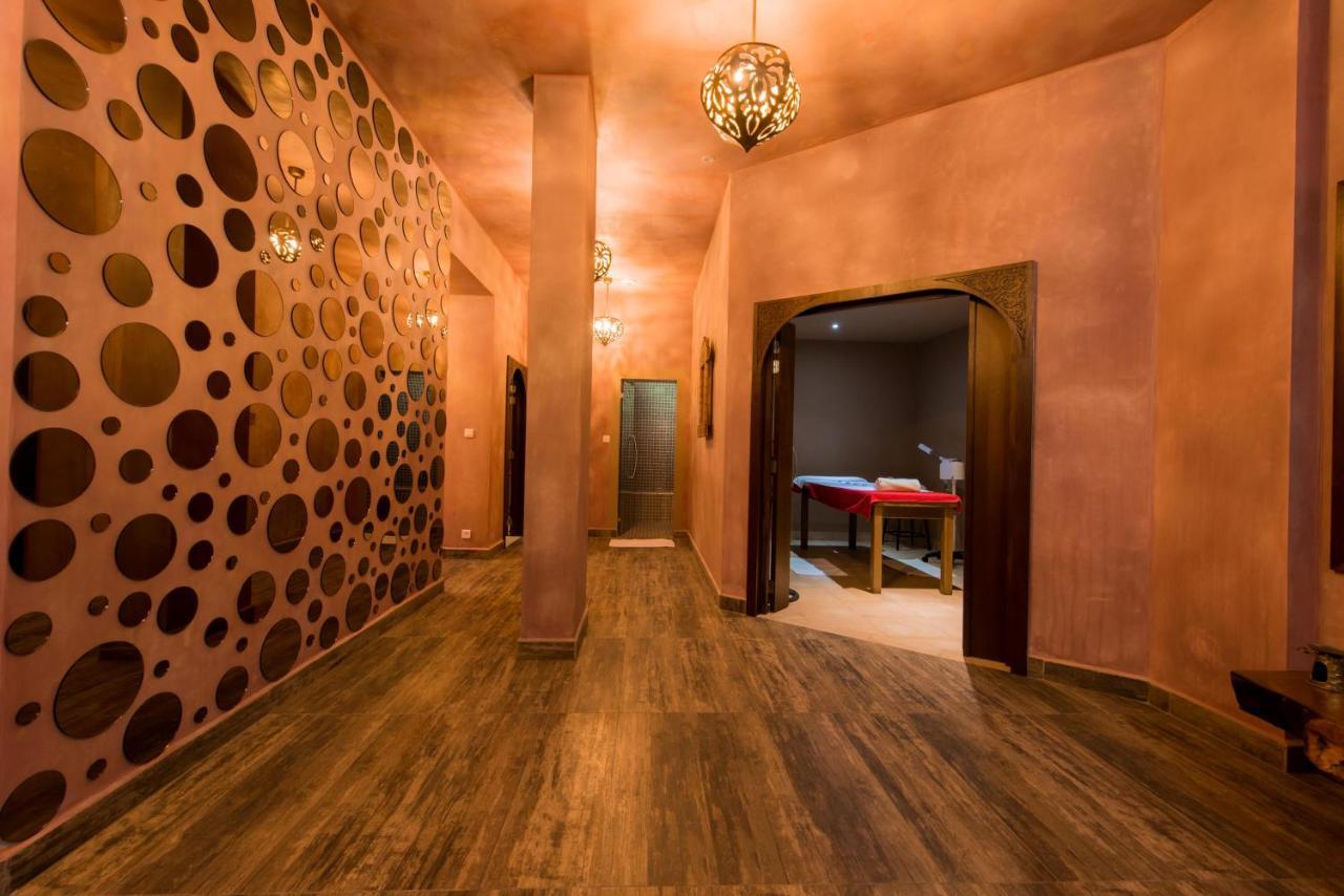 מאהאג'נגה Baobab Tree Hotel & Spa מראה חיצוני תמונה
