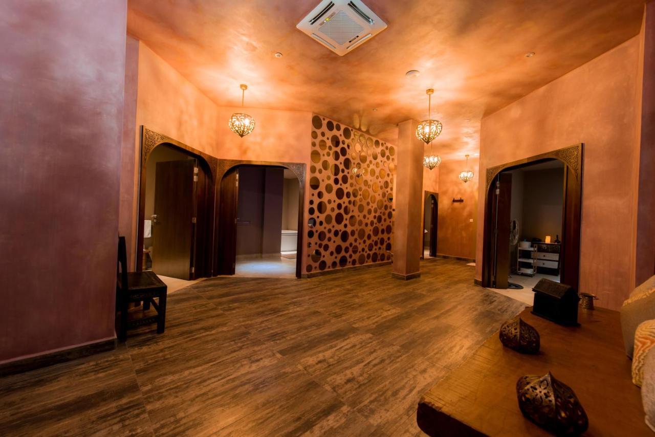 מאהאג'נגה Baobab Tree Hotel & Spa מראה חיצוני תמונה