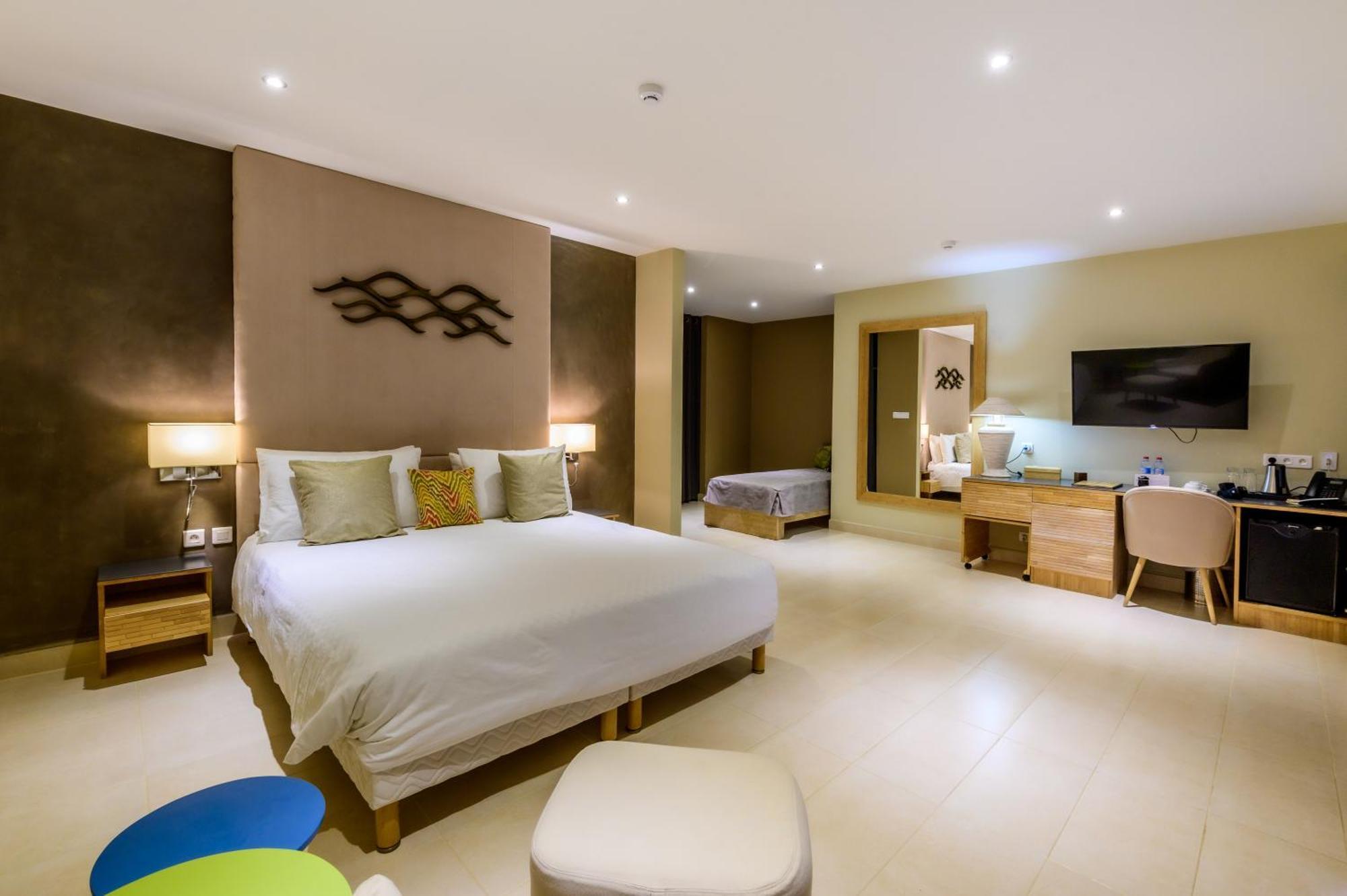 מאהאג'נגה Baobab Tree Hotel & Spa מראה חיצוני תמונה