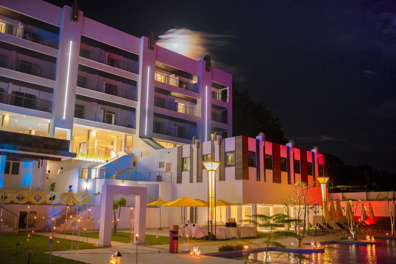 מאהאג'נגה Baobab Tree Hotel & Spa מראה חיצוני תמונה